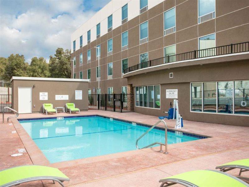 Holiday Inn Express & Suites Oakhurst-Yosemite Park Area By Ihg Dış mekan fotoğraf