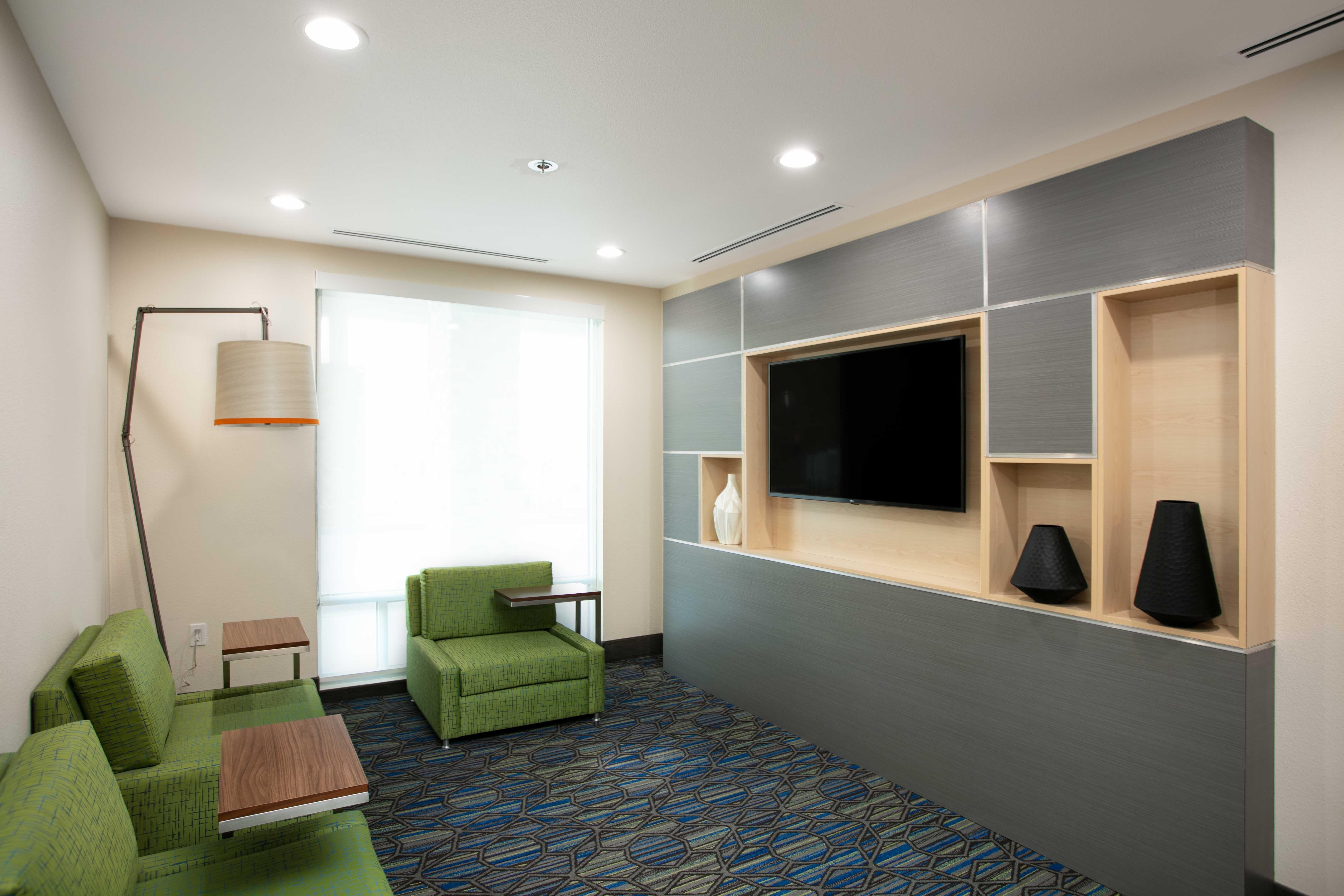 Holiday Inn Express & Suites Oakhurst-Yosemite Park Area By Ihg Dış mekan fotoğraf