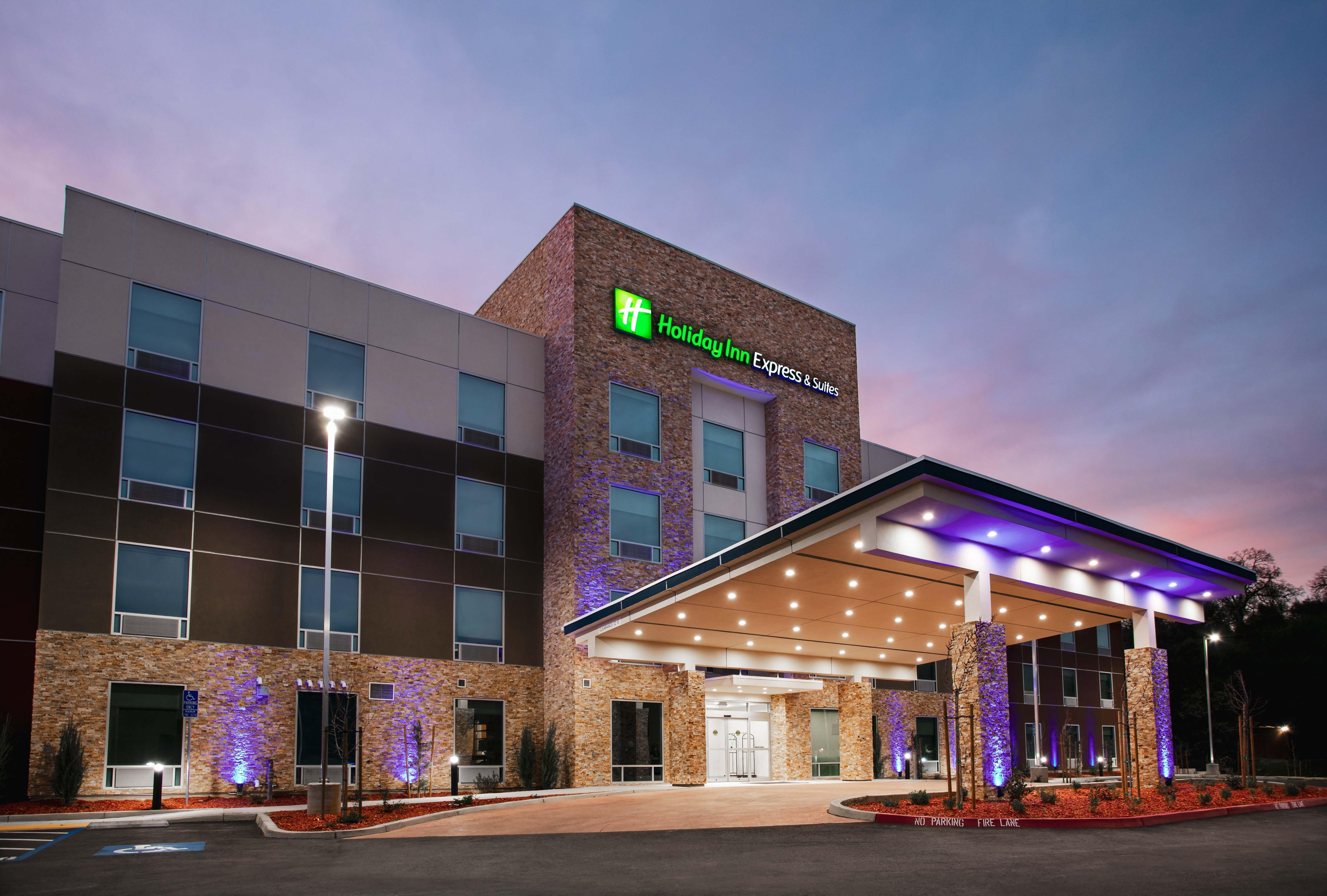 Holiday Inn Express & Suites Oakhurst-Yosemite Park Area By Ihg Dış mekan fotoğraf