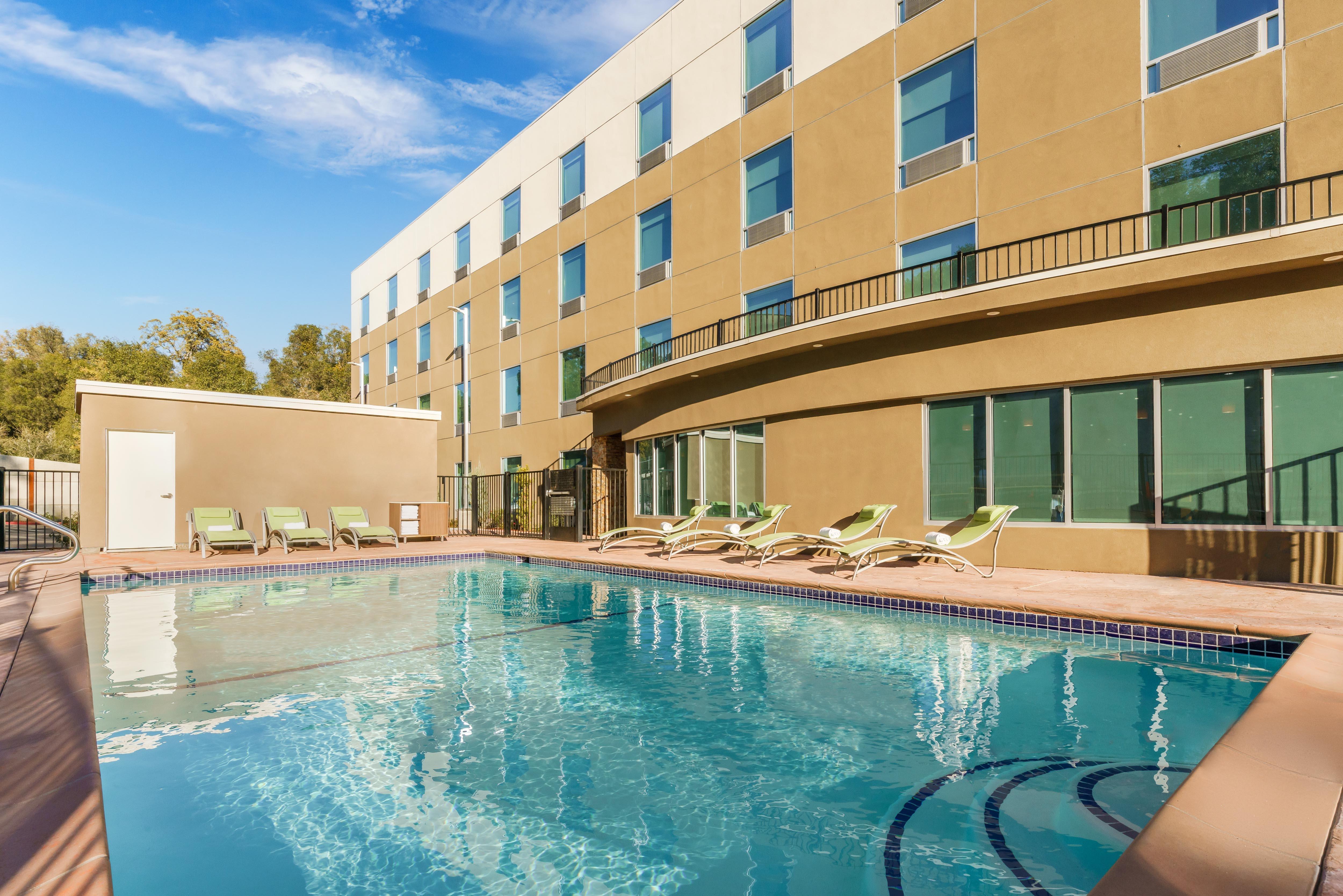 Holiday Inn Express & Suites Oakhurst-Yosemite Park Area By Ihg Dış mekan fotoğraf